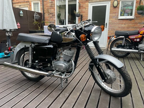 MZ TS125 motorcycle - Picture 1 of 9