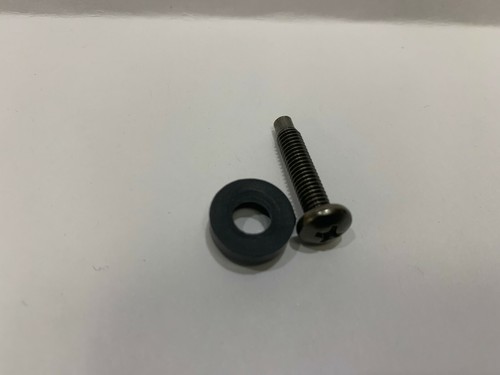 100 Pack 10-32 Threaded Dogpoint Tip Rack Screws & Plastic Washers (7/8" long) - Picture 2 of 3