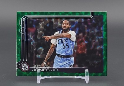 2025-26 Topps Derrick Jones Jr #148 Green Crackleboard Foil /99 LA Clippers (SP)