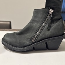 TRIPPEN Germany Green Leather Corner Split Wedge Ankle Boots Size 38/7.5