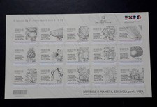 2015 ITALIA FRANCOBOLLI  FOGLIETTO EXPO DI MILANO,  NUOVO . LIEVISSIMA PIEGA IN 