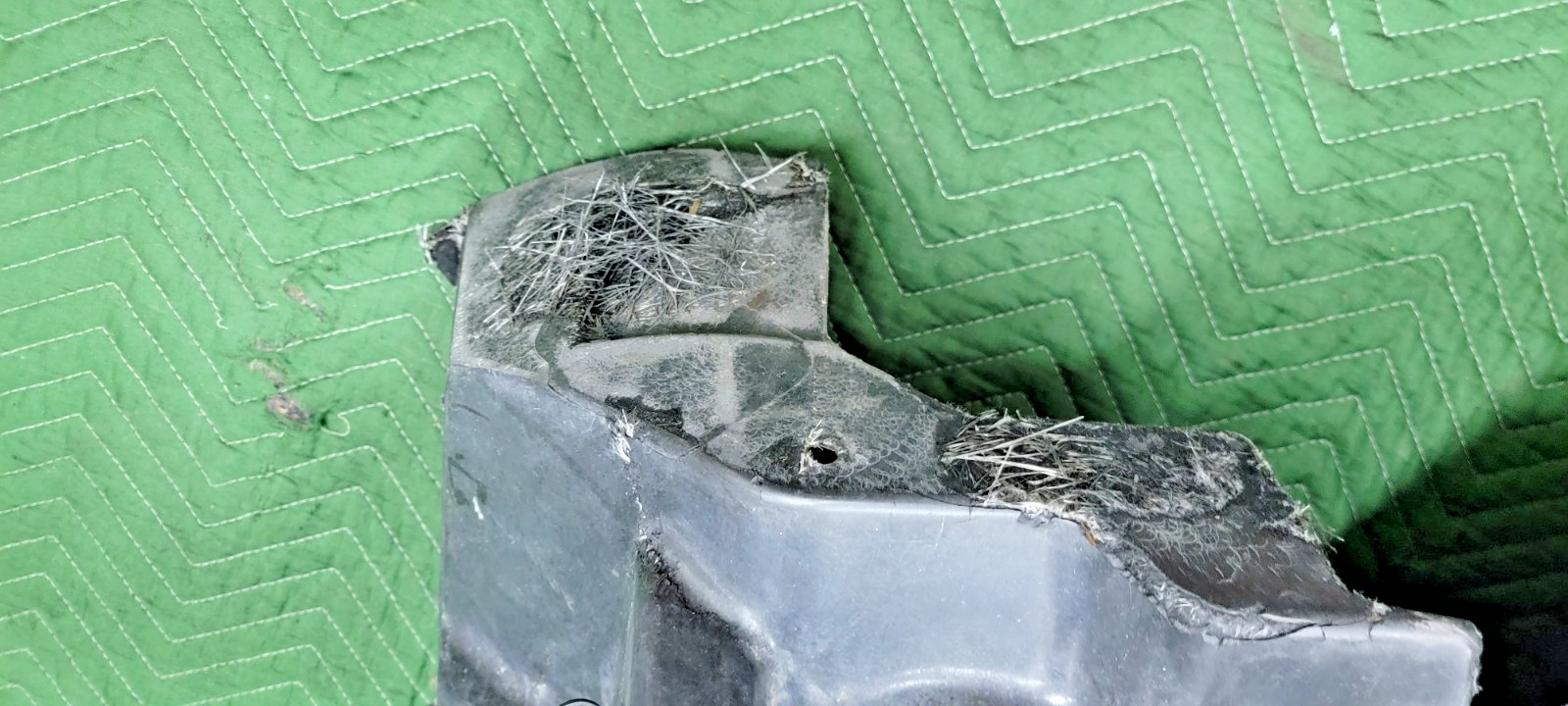 05-13 CHEVROLET CORVETTE C6 FRONT RIGHT INNER FENDER LINER WHEEL HOUSING OEM