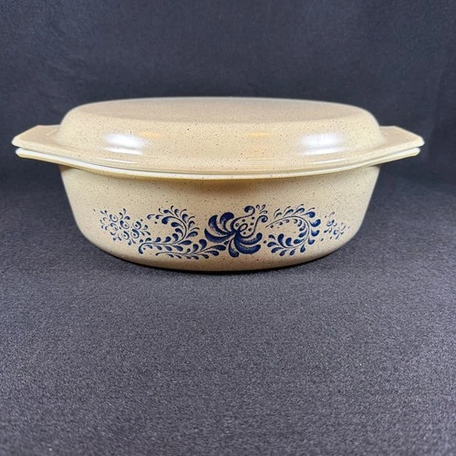 Vintage Pyrex Homestead Casserole Dish with Lid 2.5 Qt 045 Blue Scroll Speckled