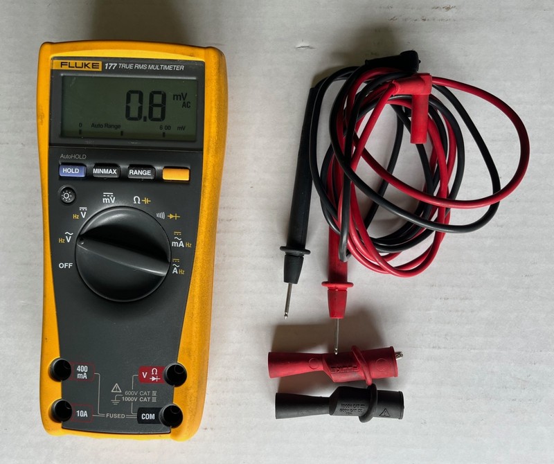 Fluke 177 True RMS Digital Multimeter w/Lead Set & Alligator Clips (10A/1000V)