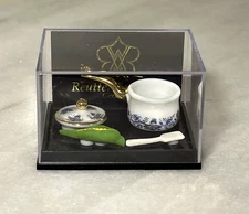 Reutter Porcelain Dollhouse Miniature Pot W/Lid Spatula & Ear of Corn