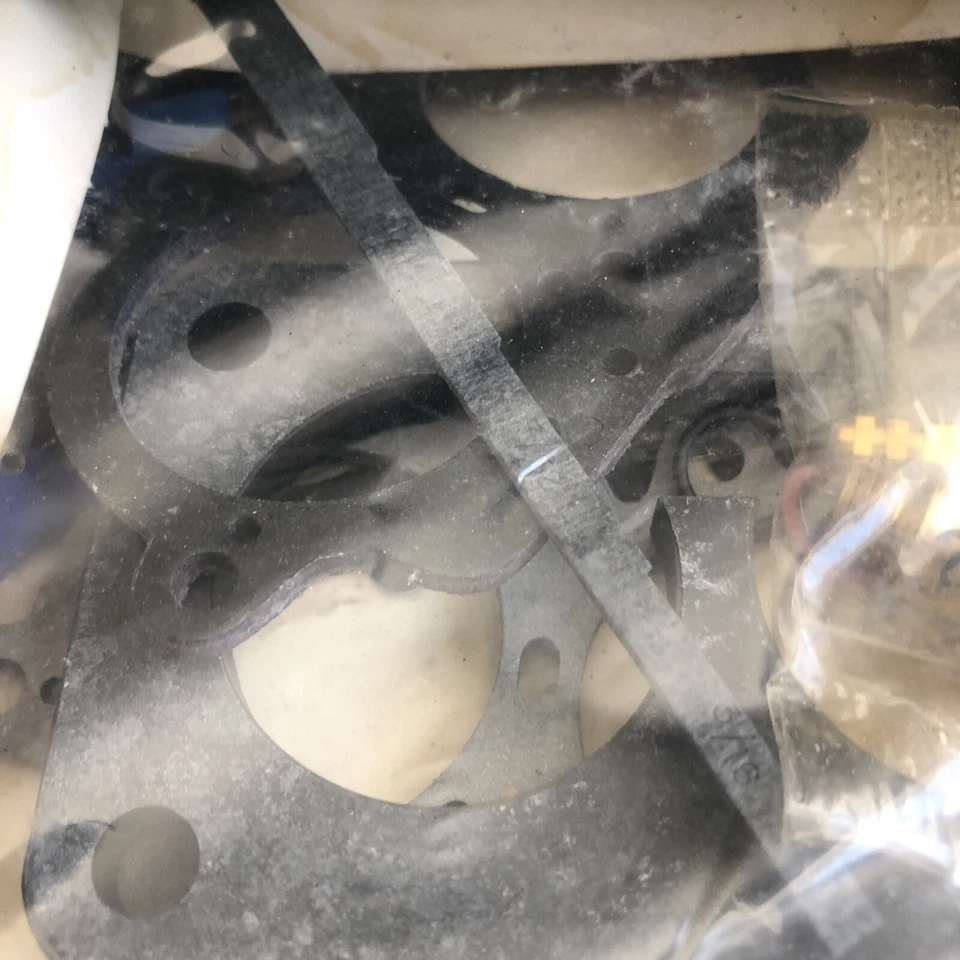 KIT CARBURADOR PLYMOUTH BARRACUDA HOLLEY 1970-71 2 BARRILES 27-1013B Foto 2 de 4