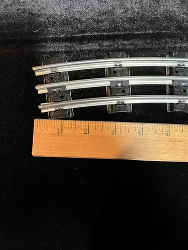 10 INCH IONEL CARVED TRACK USED BUT IN GREAT SHAPE - Picture 4 of 7
