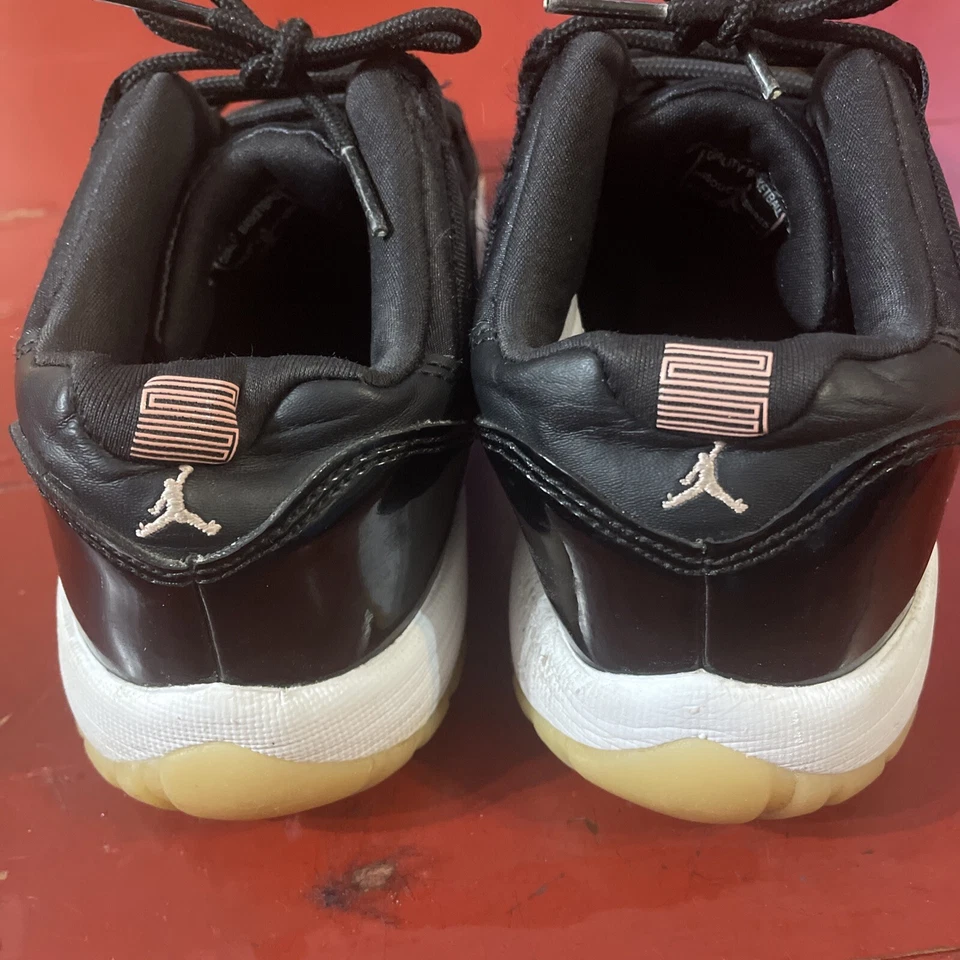 Air Jordan 11 Retro Bajo Coral Blanqueado Niños Grandes 580521-013 Zapatos Juveniles Talla 4 Foto 3 de 4