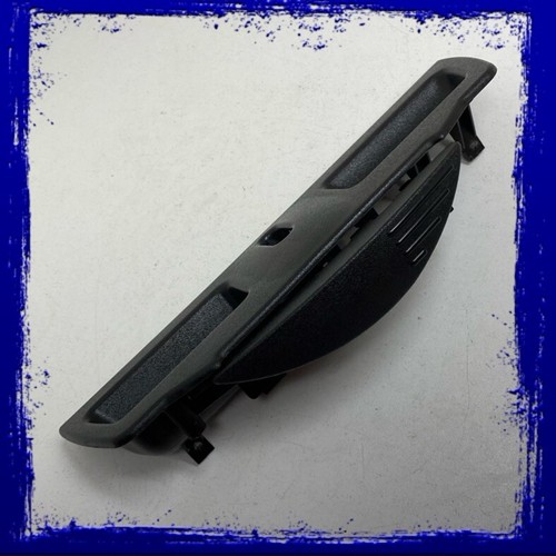 95-06 Silverado Sierra Suburban Jumpseat Jump Seat Console Lid Latch Button M21