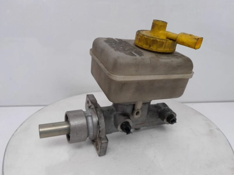 21027099 Cilindro freno principal VOLKSWAGEN GOLF IV BERLINA (1J1) 1997 1146725 Foto 2 de 4