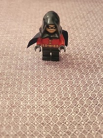 LEGO ROBIN BLACK HOOD & CAPE 2013 ARKHAM ASYLUM BREAKOUT 10937