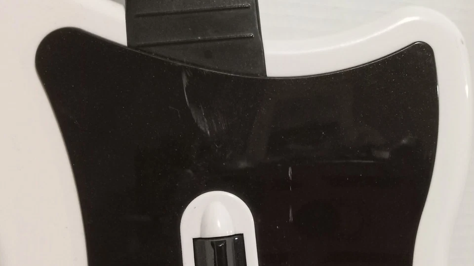 Guitar Hero PS2 Wireless Red Octane Guitar Playstation 2 Black White (No Dongle) - Image 3 of 4