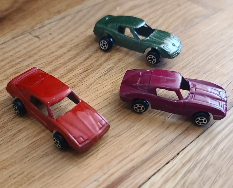 Tootsietoy 3 Small Diecast Cars - Purple And Green Corvette, Red Firebird  - Image 3 of 3