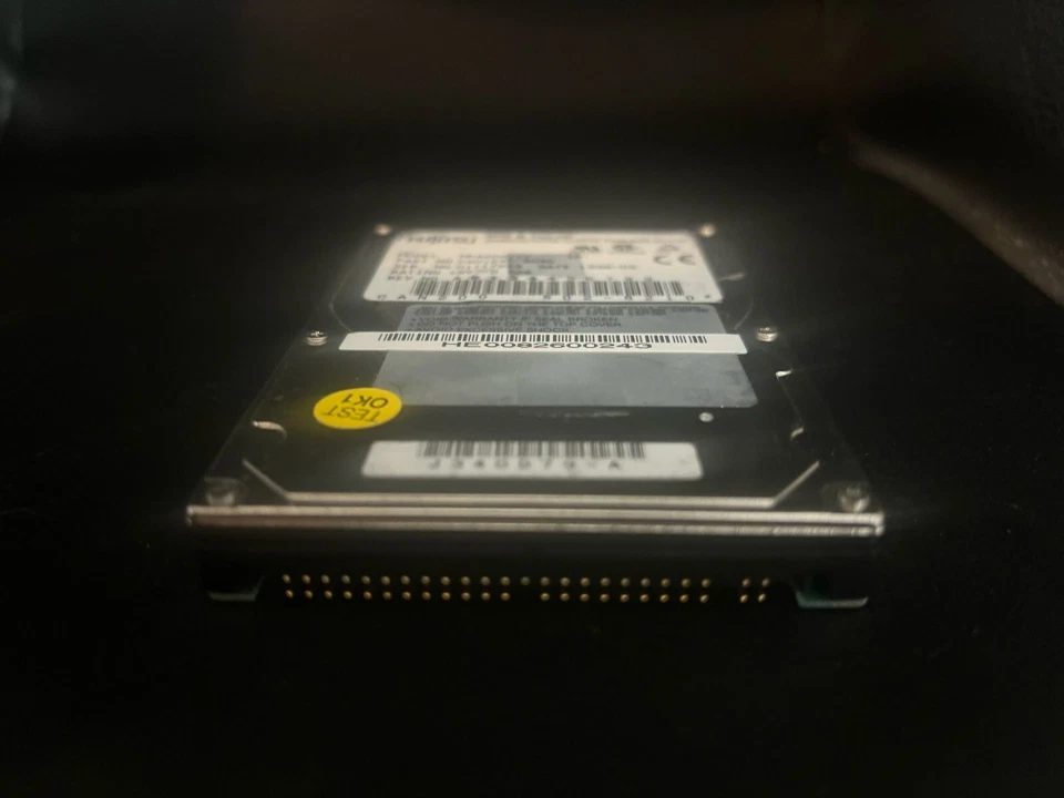 Fujitsu 2.1 GB,Internal,4000 RPM,2.5" (MHA2021AT) Hard Drive - Image 3 of 4