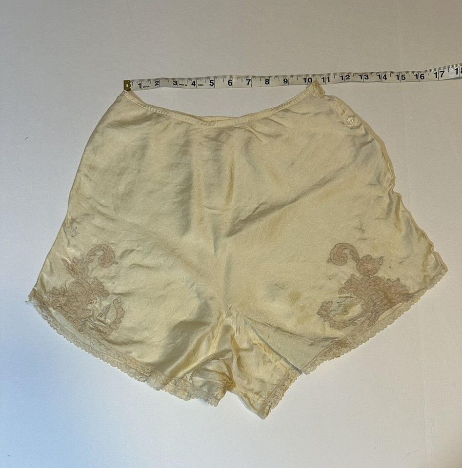 Vtg 40s Satin Ivory Panties Tap Pants Side Buttons Lace Trim