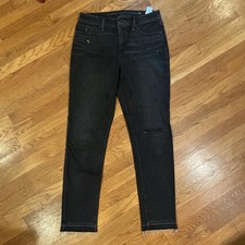 Chico s So Slimming Girlfriend Slim Leg Ankle Black Distressed 8Tall 1T