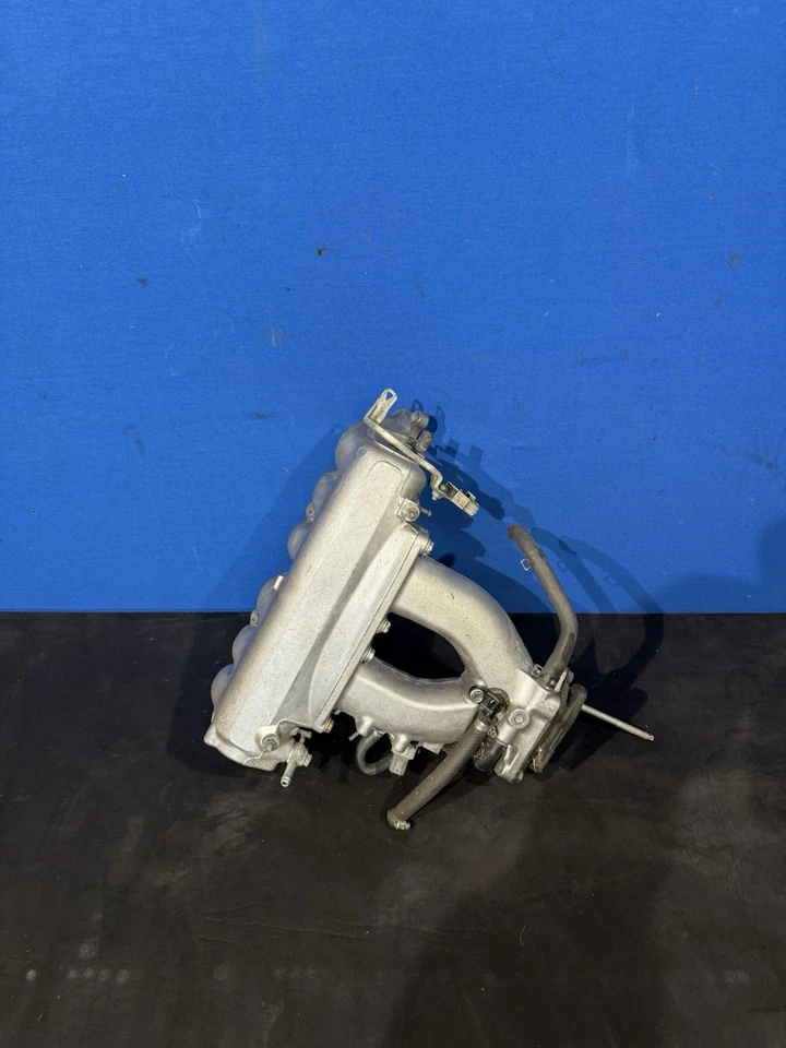 Lexus IS300 2005 colector de admisión superior del motor Foto 4 de 4