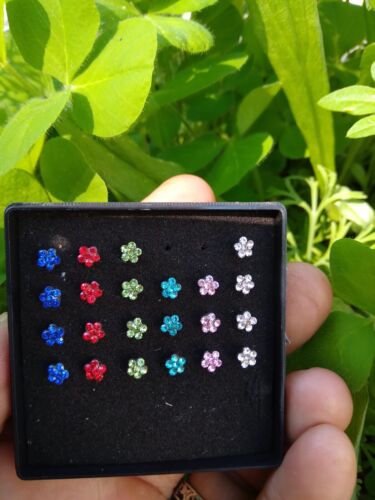 Nose Studs, 22 Pieces, Rhinestone Flowers, Surgical Steel, NIB, Straight Stud - Afbeelding 1 van 8