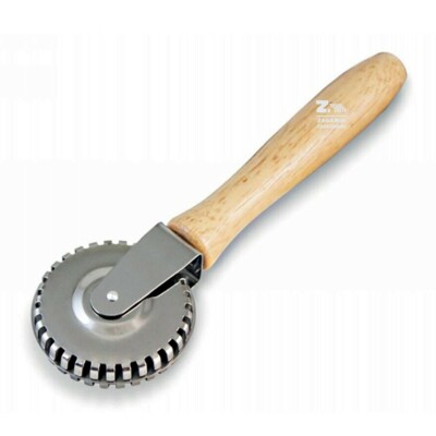 Rotella Rigata ROTELLA TAGLIA PASTA TAGLIA E CHIUDI 2 USI RAVIOLI MANICO LEGNO ROTELLA ...