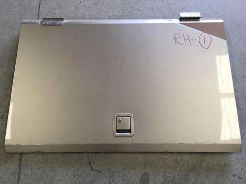 01 MONACO DIPLOMAT LE 40PBD 8.3L, RIGHT #1 LUGGAGE DOOR, APPROX 49-1/2" x 32"
