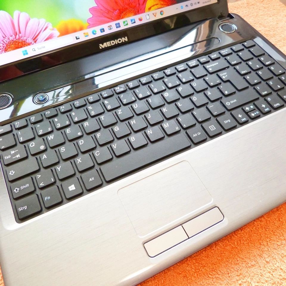 Medion E6234 DOLBY 15 Zoll l 16GB RAM NEU l Windows 11 1TB SSD l HDMI USB3 DVDRW - Bild 3 von 4