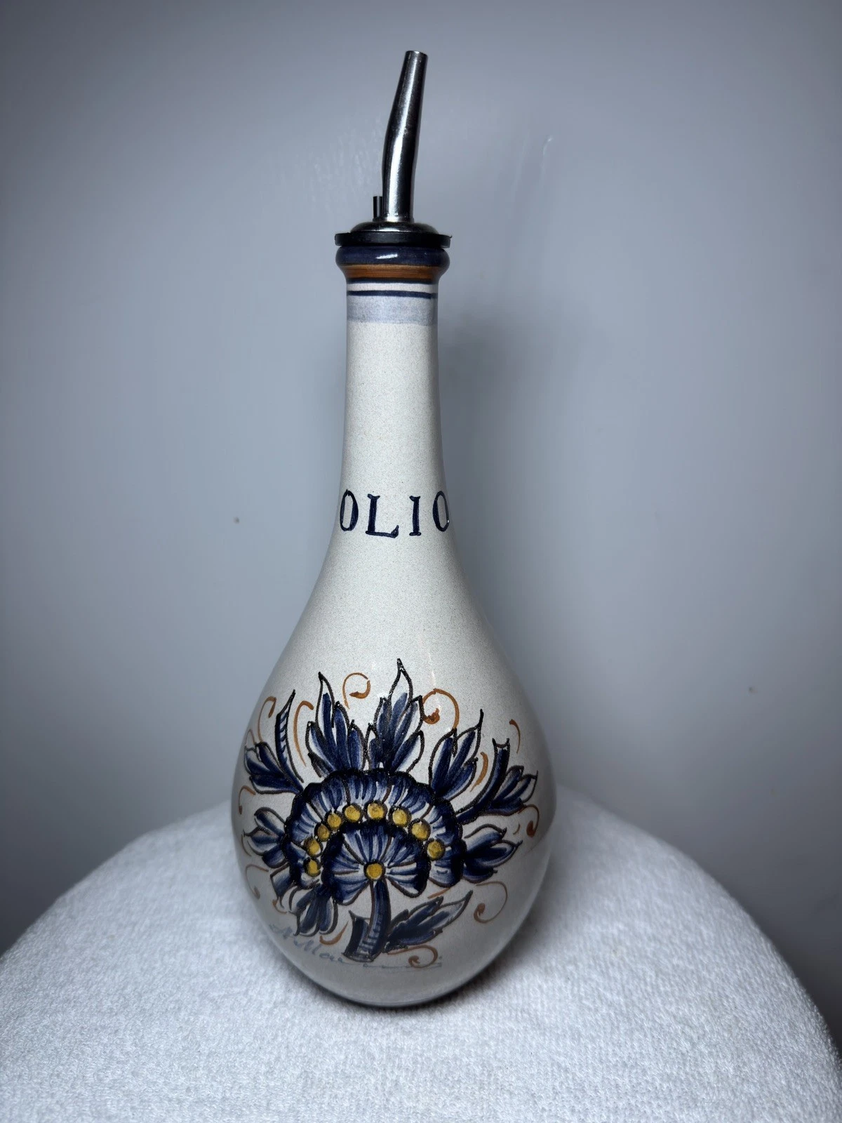 Olio Oil Dispenser Ceramic Vintage - Hand Painted See Pics
Opens in a new window or tab