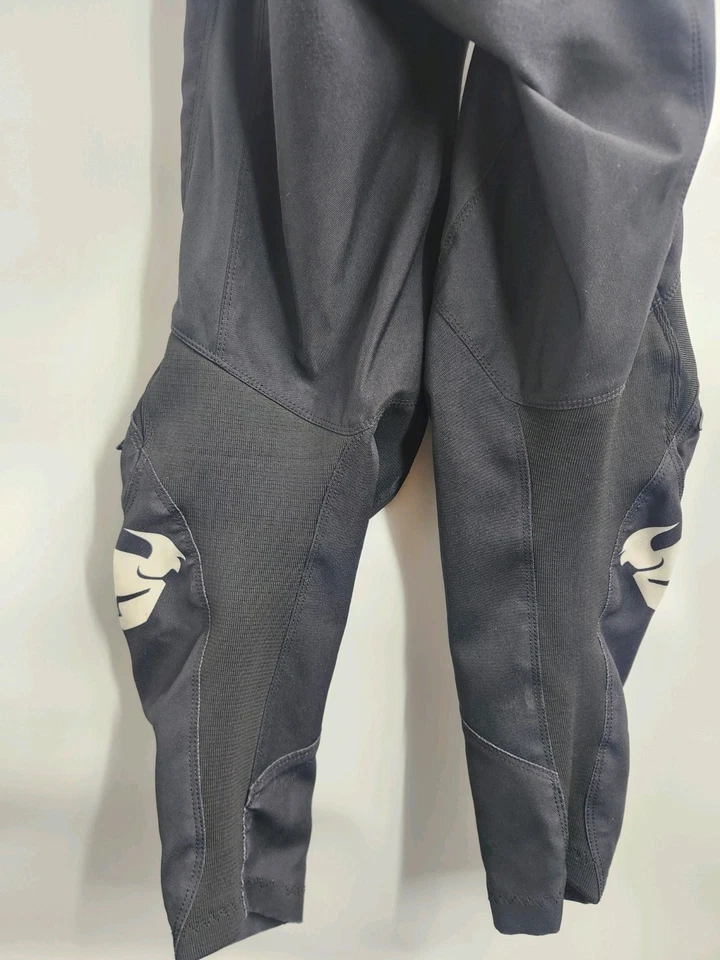 Pantalones todoterreno Thor Sector Edge negros MX juveniles. Medidas de cintura 28 pulgadas, sin etiqueta Foto 4 de 4