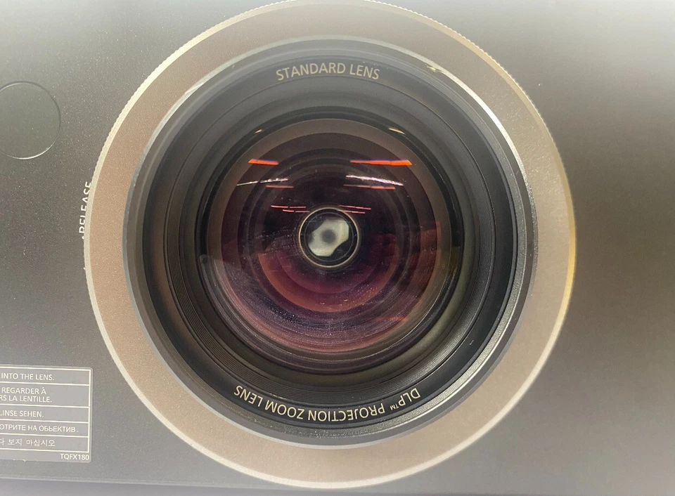 Panasonic DLP Large Venue Projector PT-DZ770UK WUXGA 1920x1200 DLP 1080P @900Hrs - Image 3 of 4