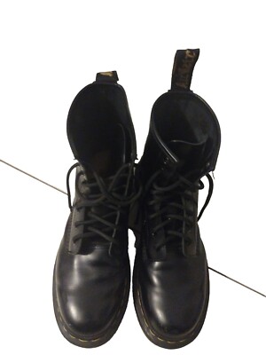 Gently Used Doc Martins AirWair with bouncing souls- size 8