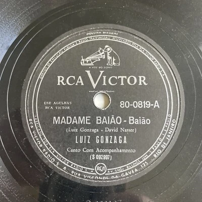 78 RPM LUIZ GONZAGA - Madame Baiao - Conversa de Barbeiro - RCA 80 0819 - Photo 1/4