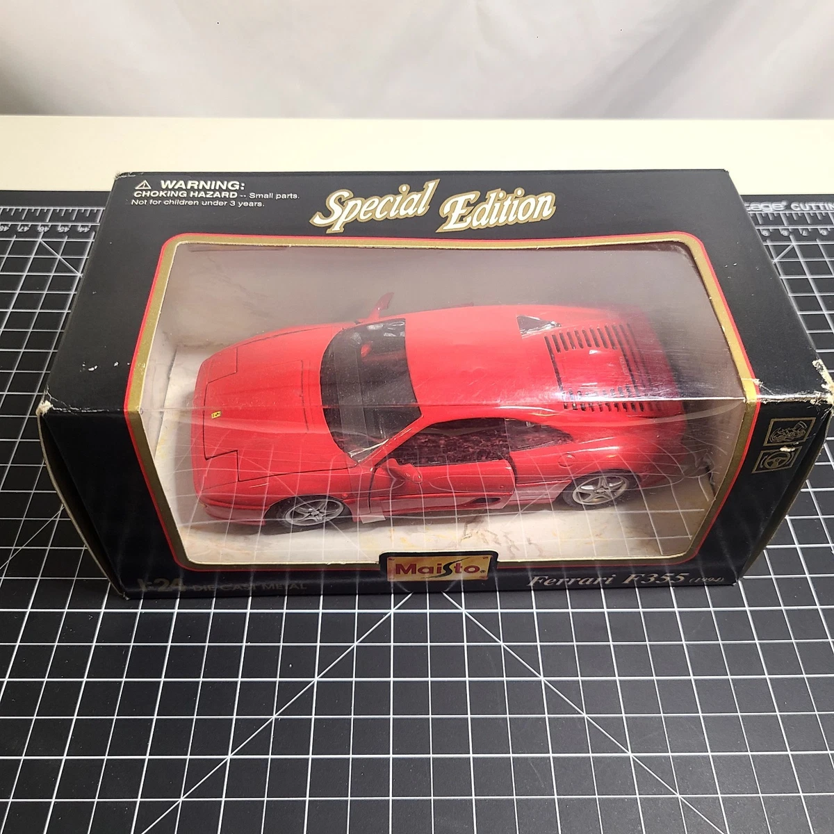 Maisto 1994 Ferrari F355 Red 1/24 scale Diecast