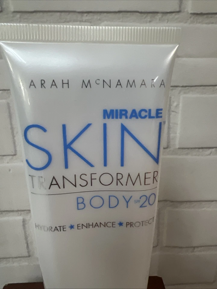 Sarah McNamara NOS Miracle Skin Transformer FPS 20 Tratamiento Tintado Mejora Corporal Foto 2 de 4