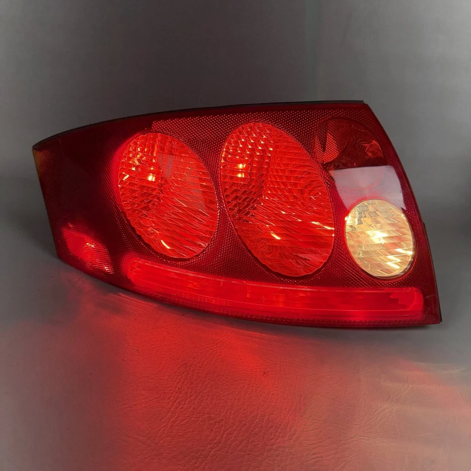 Luz trasera izquierda conductor Audi TT Roadster Quattro 2000-2006 OEM PROBADO Foto 2 de 4