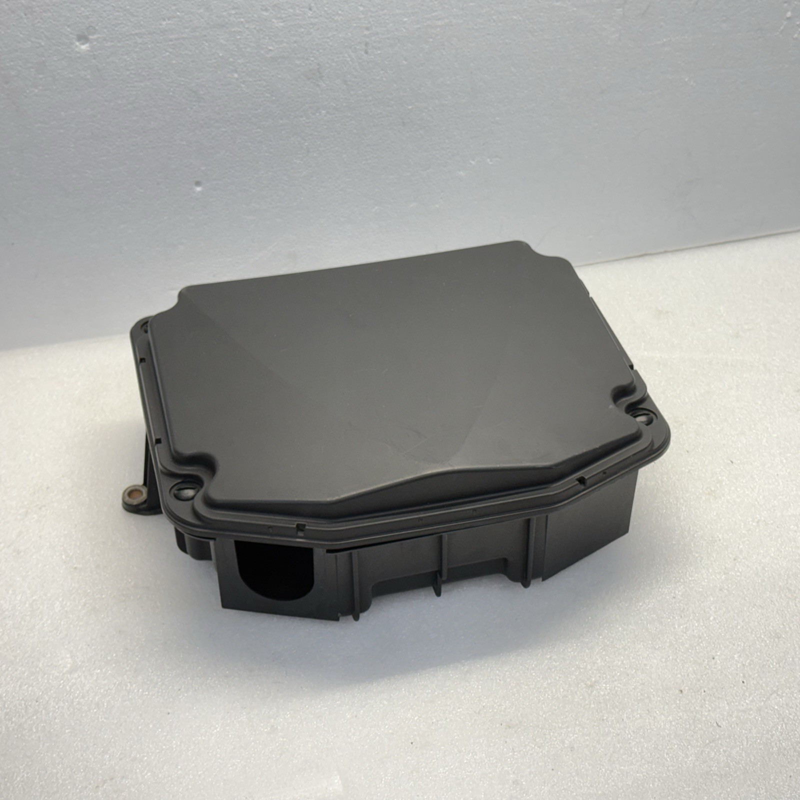 Maserati Quattroporte 2003-2007 Engine cover
