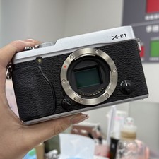 Fujifilm X Series X-E1 16.3MP Digital SLR Camera Body SILVER - 90 new