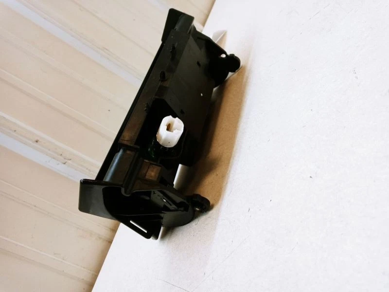 JAGUAR XJ8 2004-2008 consola central cenicero almacenamiento OEM 2W93-8104822-A Foto 2 de 4