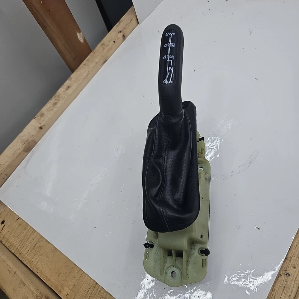 2002-2007 Jeep Liberty Diesel Transfer Case Gear Shifter Assembly OEM 52129243af - Image 4 of 4