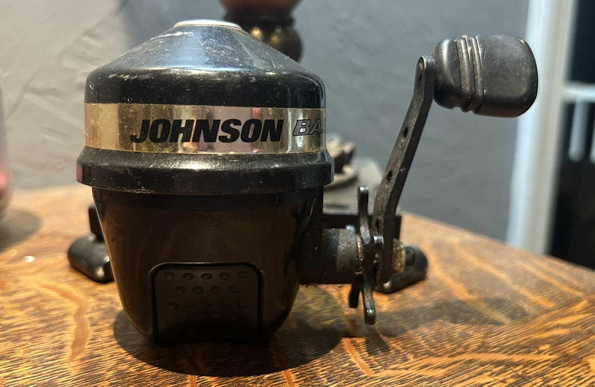 Vintage Johnson Bass Buster Spincast FISHING Reel Closed Spin Cast Works GooD eBay