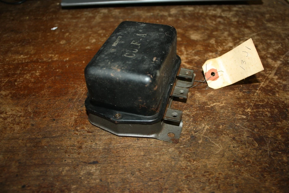 Регулятор напряжения генератора Ford Falcon 1960–62 годов в сборе CODF 10505-A - Изображение 4 из 4