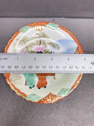 Vintage Japanese Porcelain Snack Plates Set of 3 Green Red Giesha Girl - Picture 8 of 10