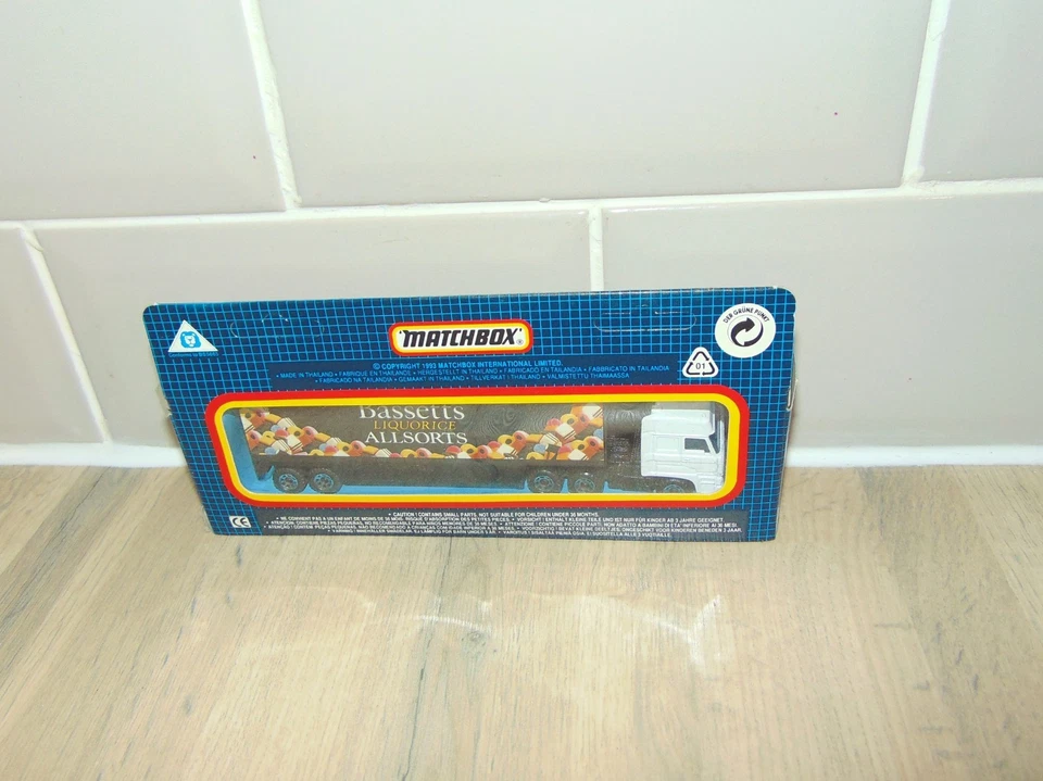 Matchbox Convoy CY24 DAF Box Car Truck Bassett's Liquorice Allsorts New in Box - Image 2 of 4