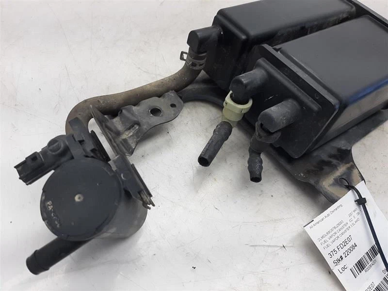 07 08 09 10 11 12 13 14 15 Lincoln MKX bote de vapor de combustible 7T4Z9D653B Foto 3 de 4