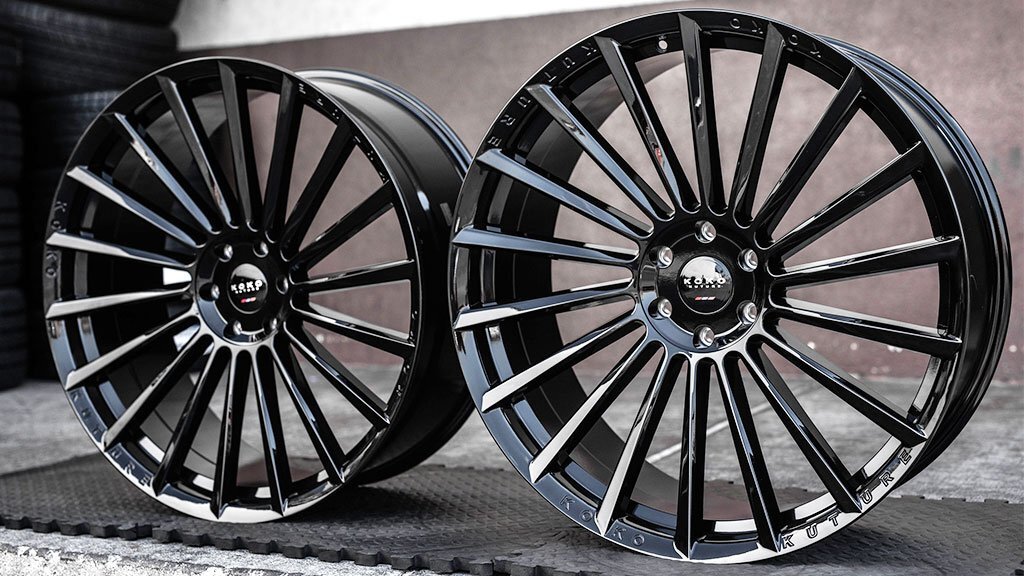 28'' Giovanna Urfa Black Wheels Yukon Silverado Tahoe