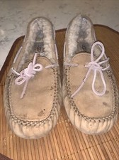 UGG Australia Womens Size 7 Dakota Suede Shearling Moccasin Slipper Shoe 5131
