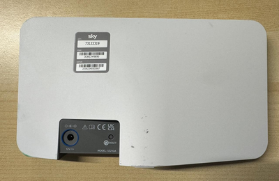 Sky Q Wireless WiFi Booster SE210A – Signal Extender with UK Power Supply