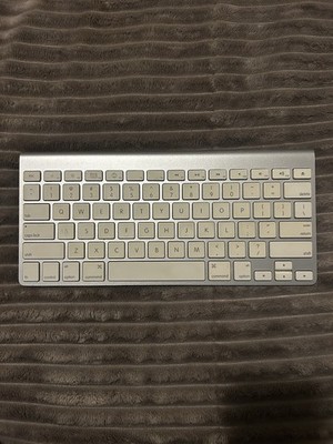 Apple 2nd Gen Bluetooth Magic Wireless Keyboard Tested/Works- Model A1255- White
