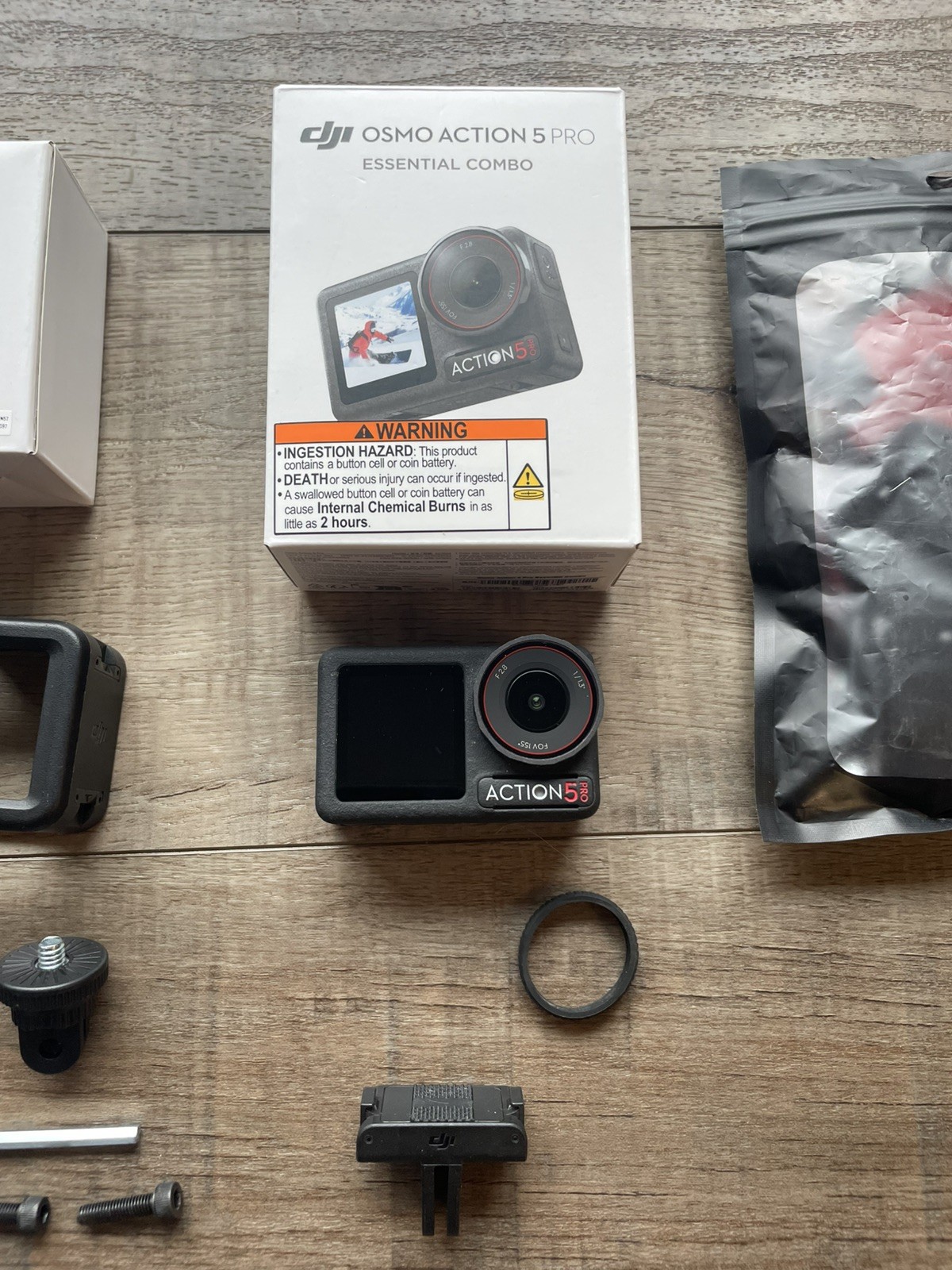 PREOWNED|DJIOsmoAction5Pro4KActionCameraEssentialComboBlack