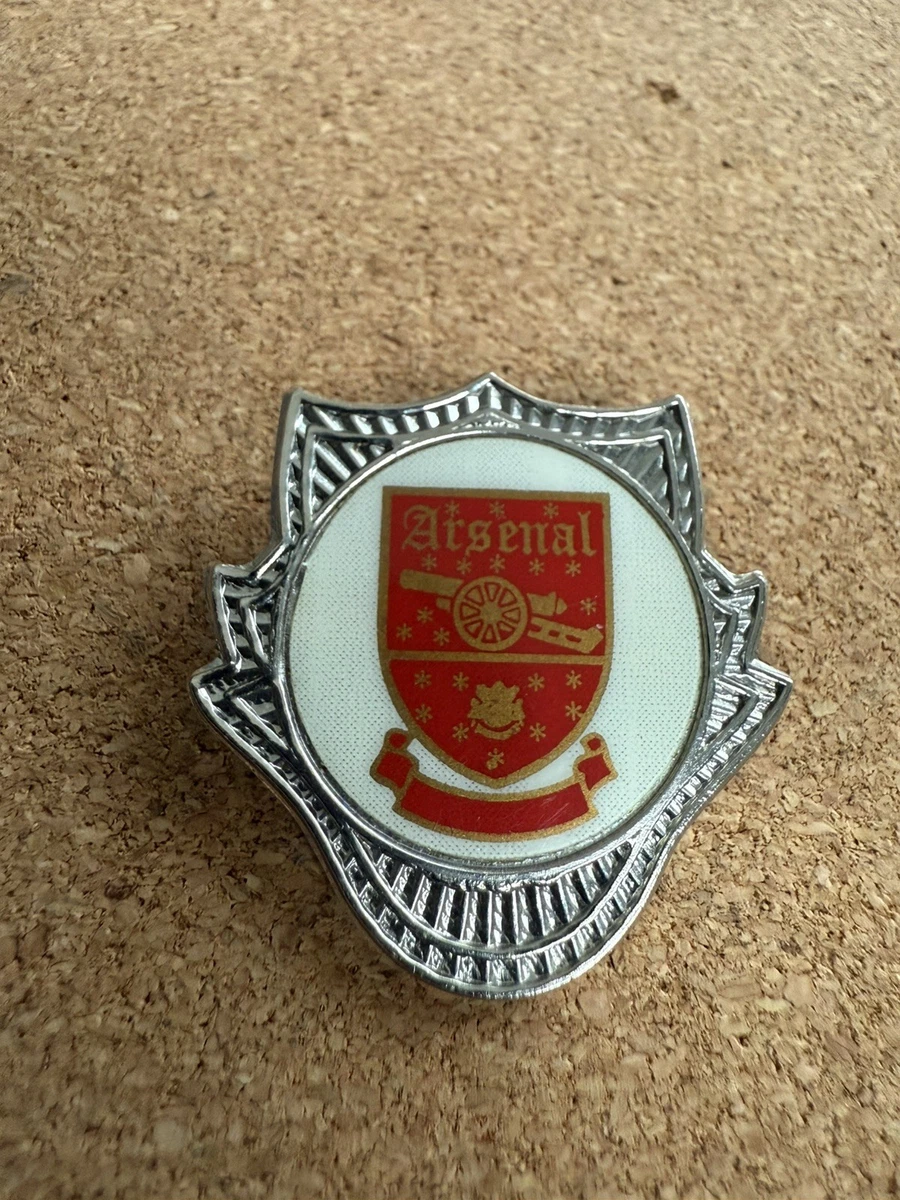 Pin's Arsenal Football Club 2001 - Logo Doré - Hauteur 2 Cm - Occasion