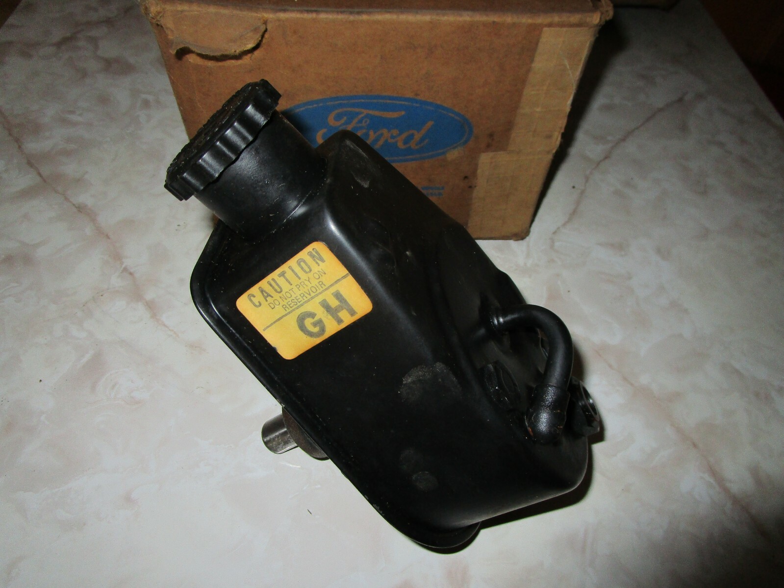 NOS Saginaw Power Steering Pump 1975 Mercury Marquis 460, Ford LTD D5MY