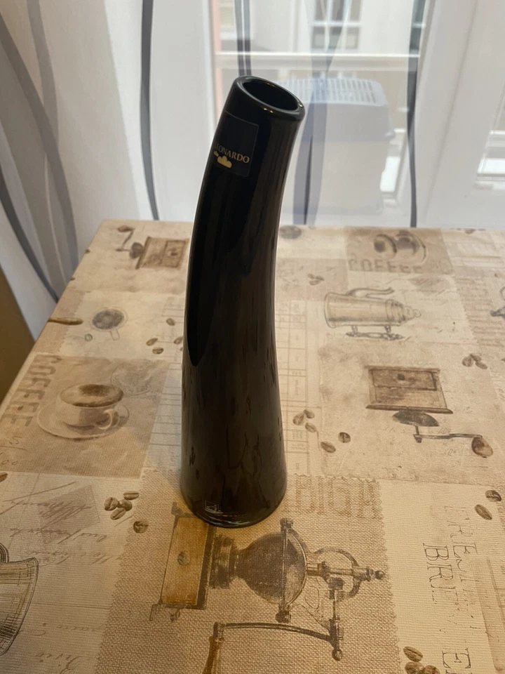 leonardo vase schwarz Handarbeit